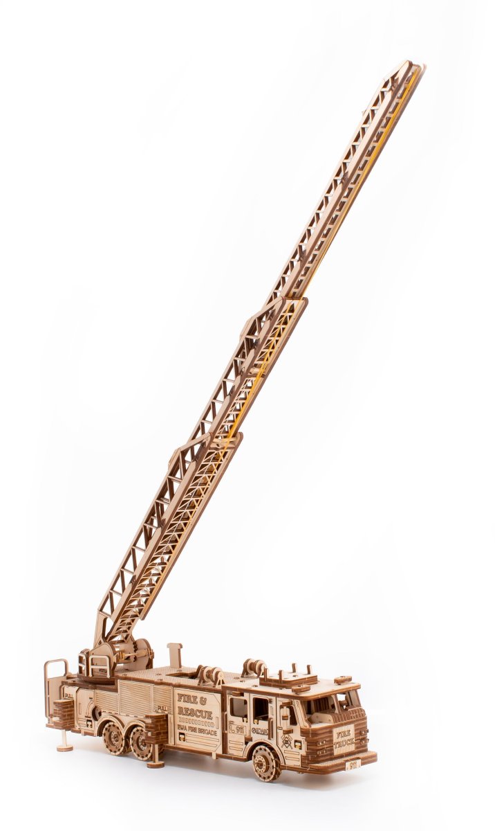 Сборная модель деревянная 3D EWA Пожарная машина с лестницей