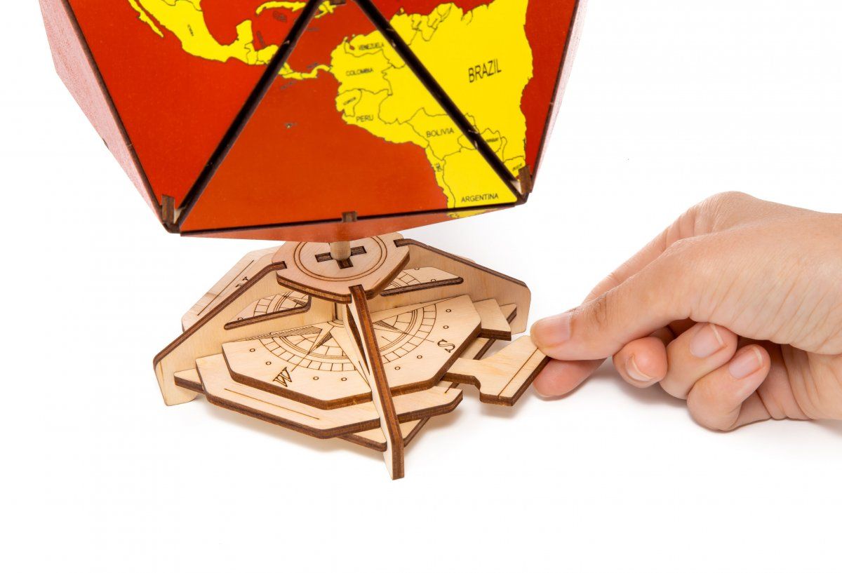 Конструктор деревянный 3D EWA Глобус Икосаэдр с секретом (шкатулка, сейф) красный