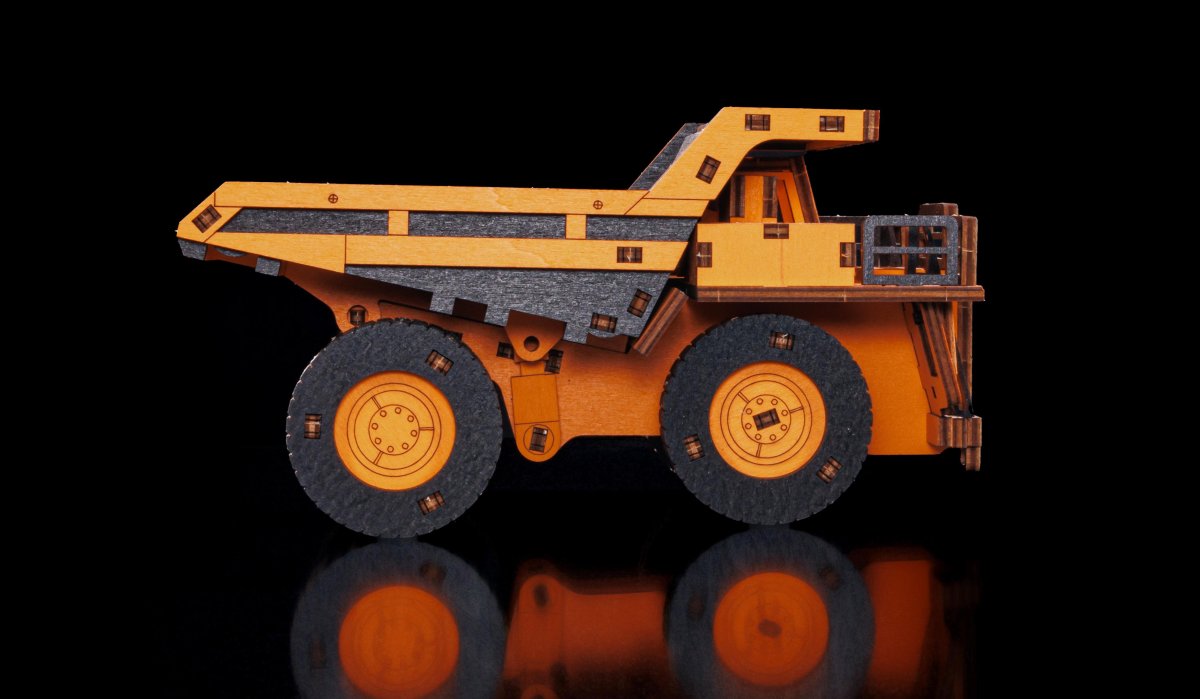 Сборная модель автомобиля EWA Карьерный самосвал