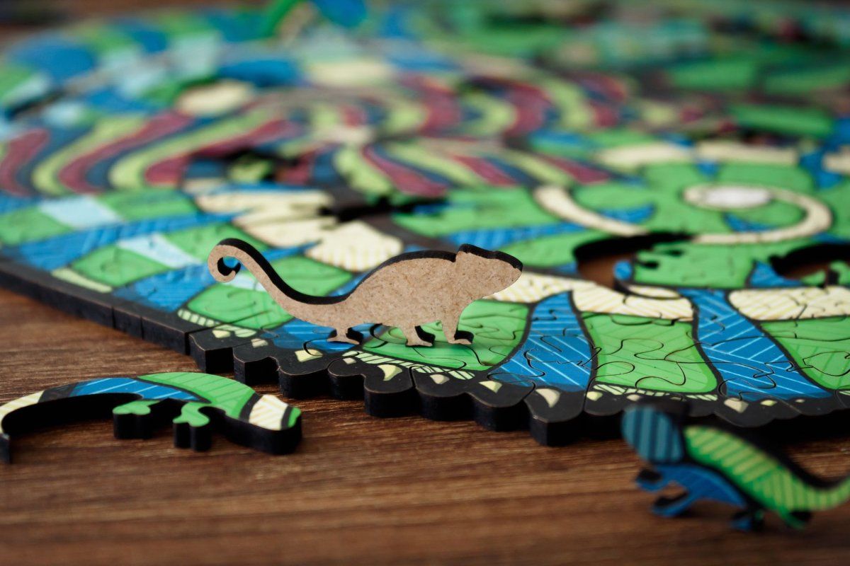 Деревянный, фигурный пазл EWA Хамелеон L 49x37 см