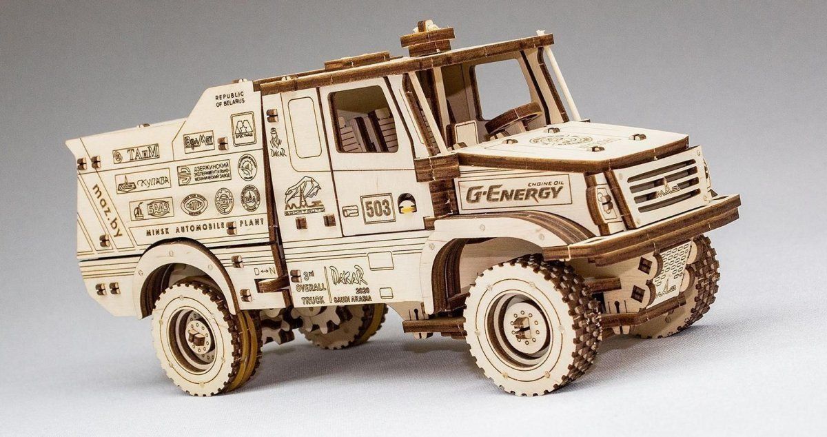 Сборная модель из дерева 3D EWA МАЗ-6440RR (заводной)