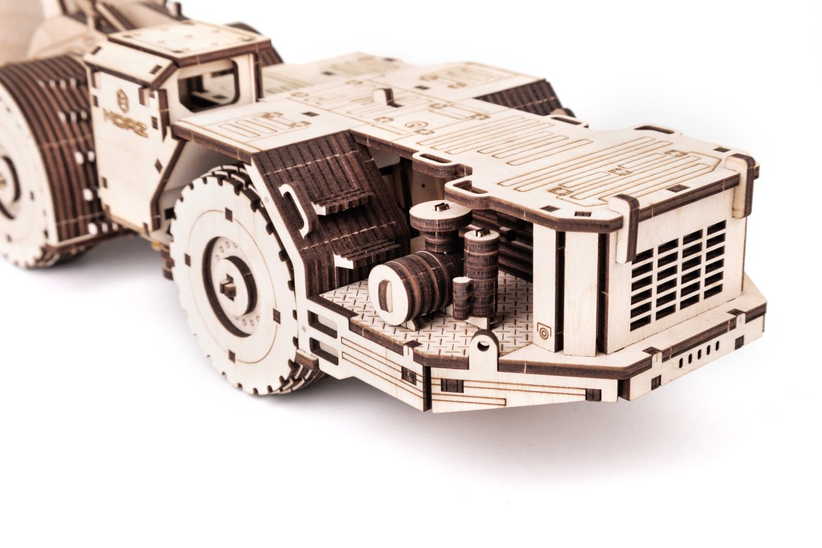 Механическая сборная модель EWA Погрузочная машина МоАЗ 4075