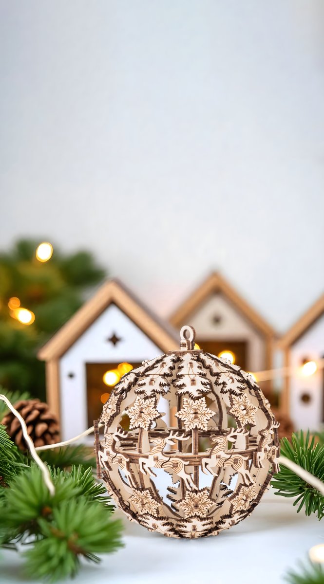 Деревянный конструктор EWA Новогодний шар для подарков