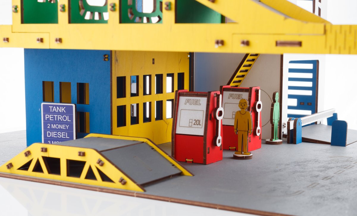 Парковка для машинок деревянная большая EWA