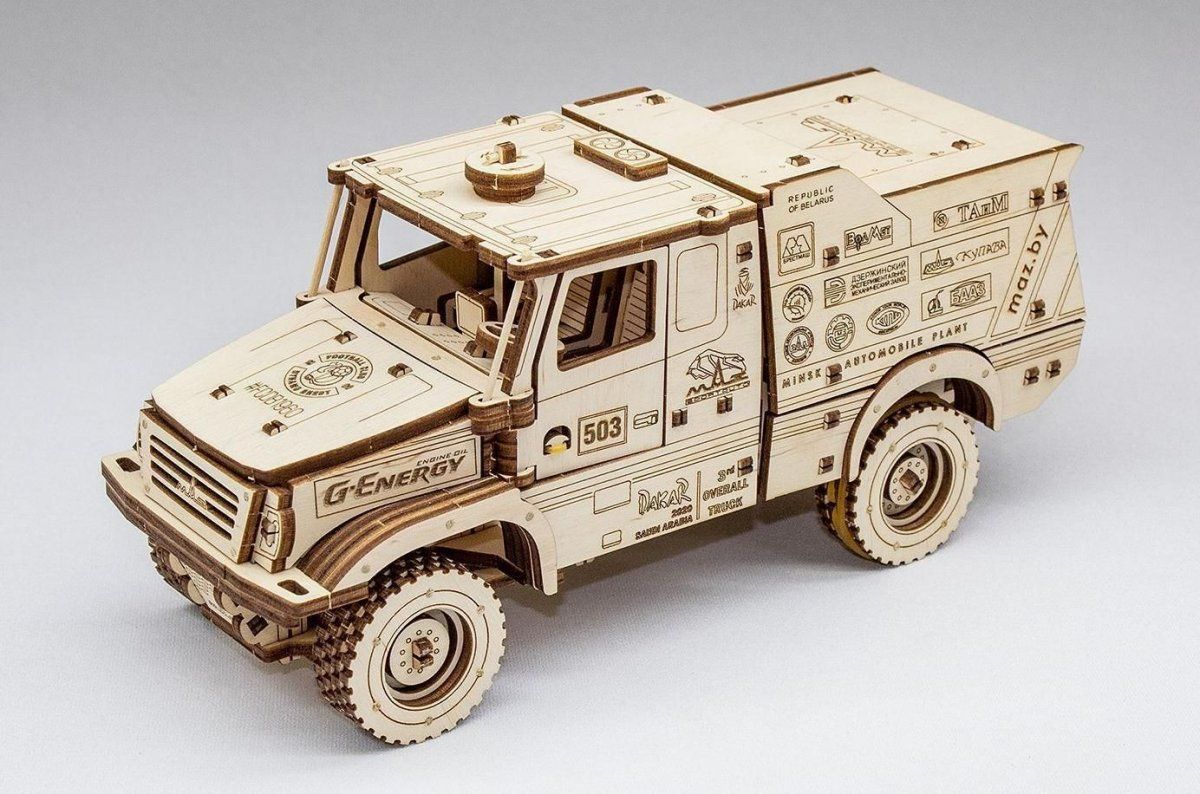 Сборная модель из дерева 3D EWA МАЗ-6440RR (заводной)