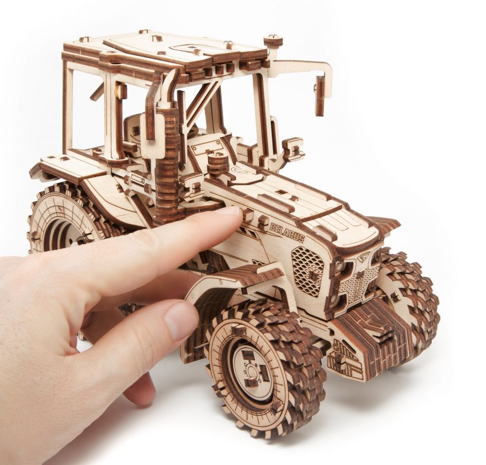 Сборная модель деревянная 3D EWA Трактор Беларус 82