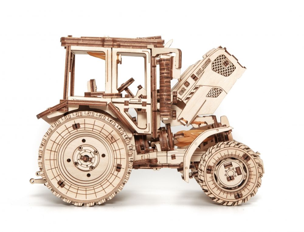 Сборная модель деревянная 3D EWA Трактор Беларус 82