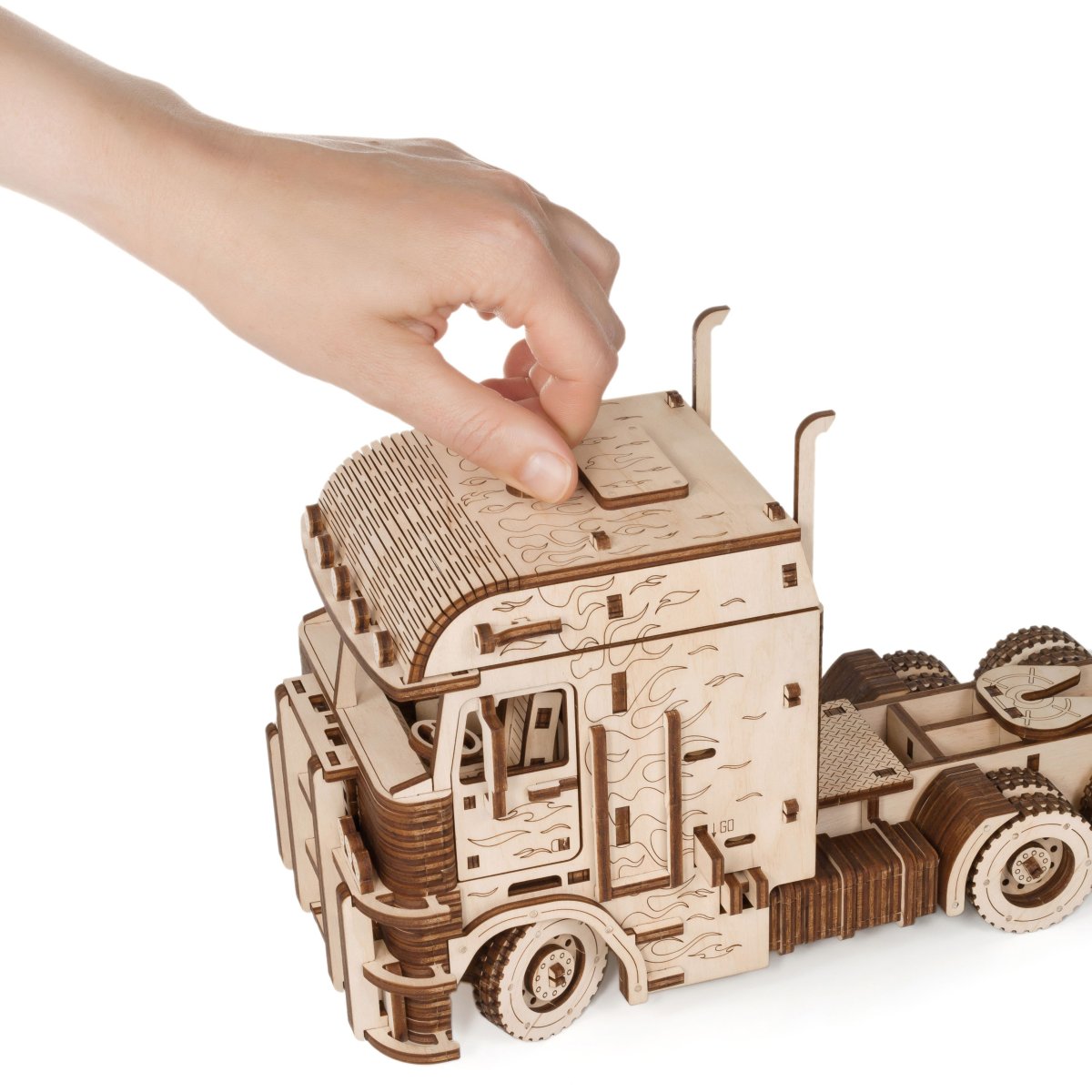 Сборная модель из дерева EWA Грузовой тягач Король дорог