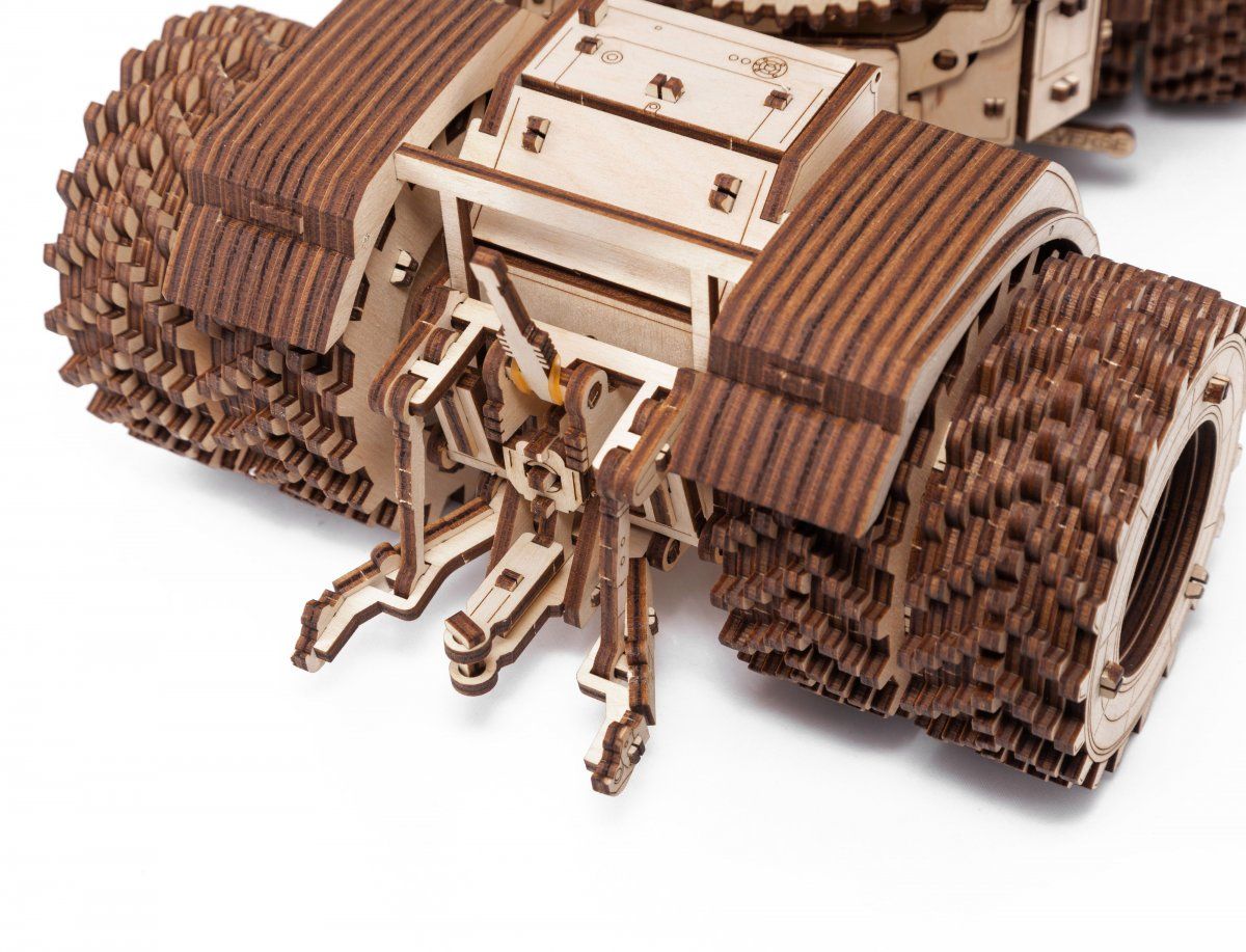 Конструктор деревянный 3D EWA Трактор Кировец К-7М